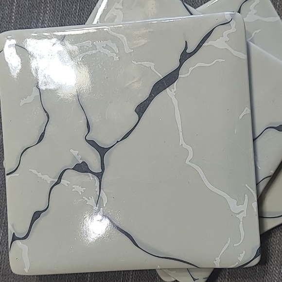 Marble Pattern Coasters Set NWOT - Picture 2 of 3